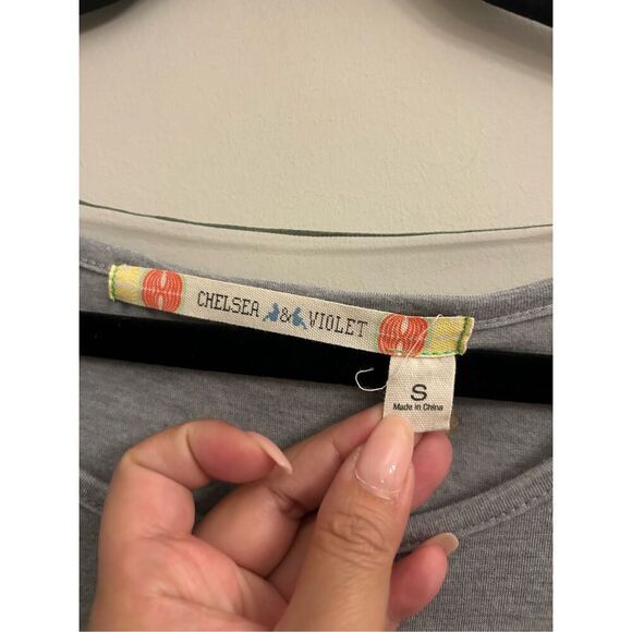 Chelsea & Violet Parrot print Waterfall Tunic T-shirt size S bird lady - Picture 3 of 6